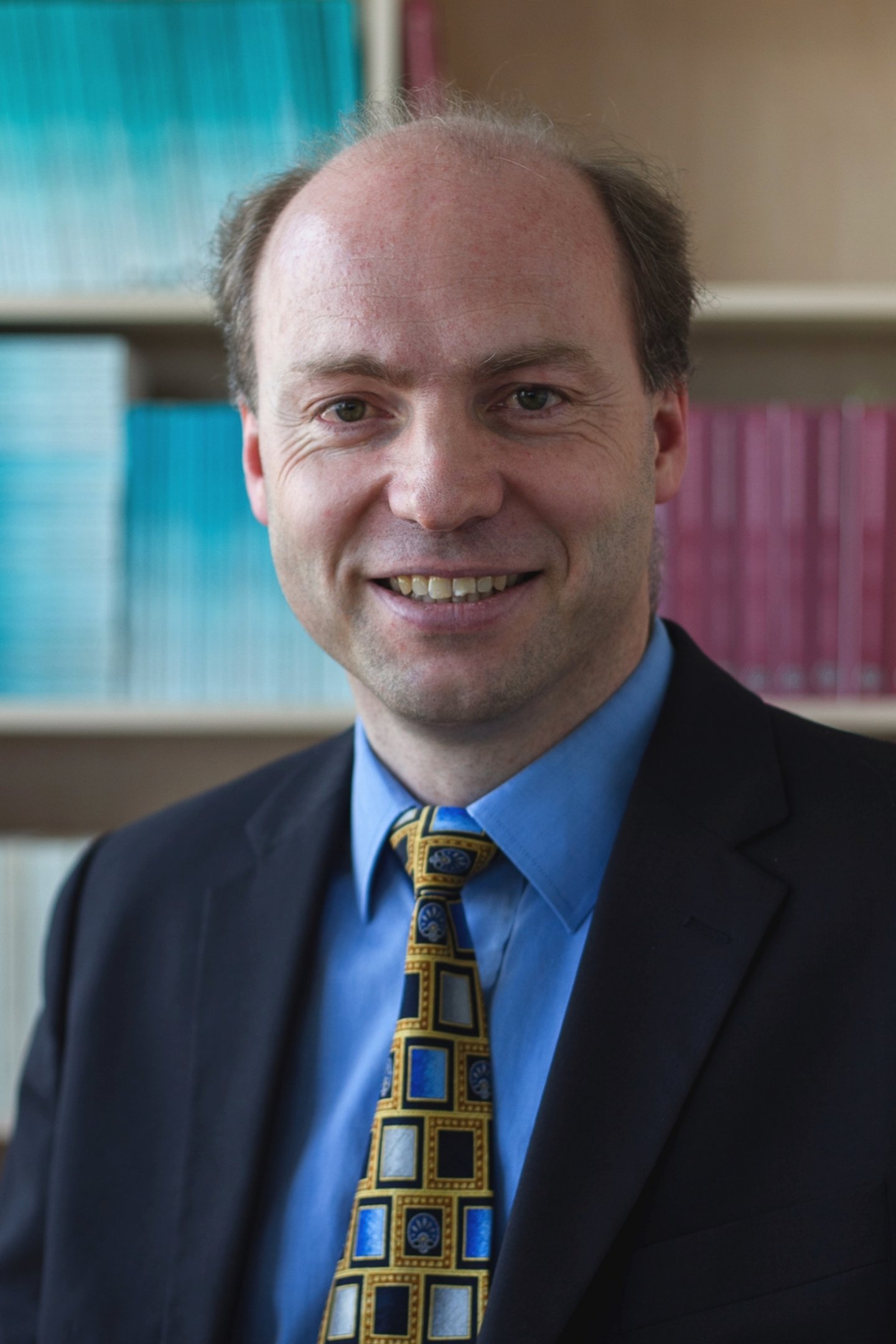 Prof. Dr. Matthias Sutter