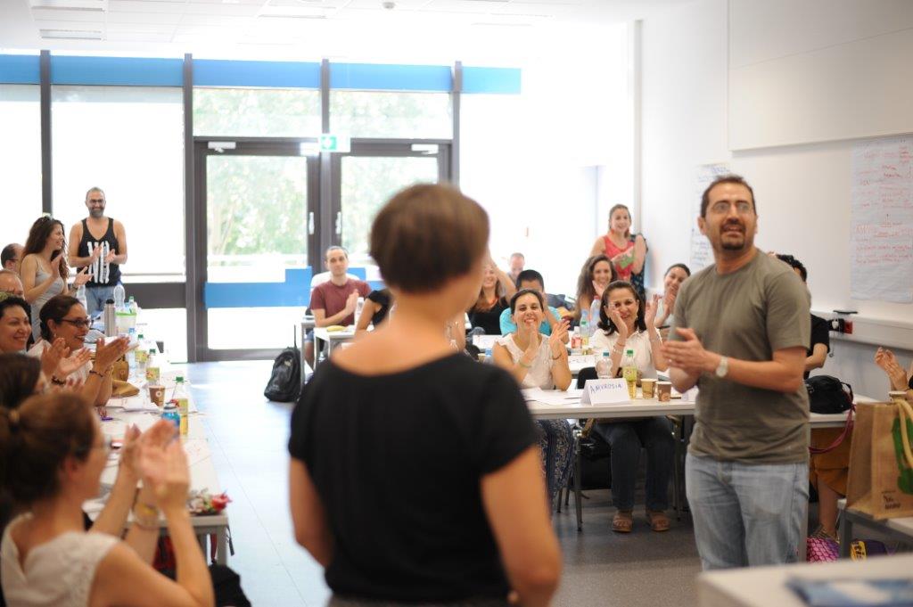 KAW Alumnus Valerio mit Katharina Girndt und der Summer School Gruppe 2018